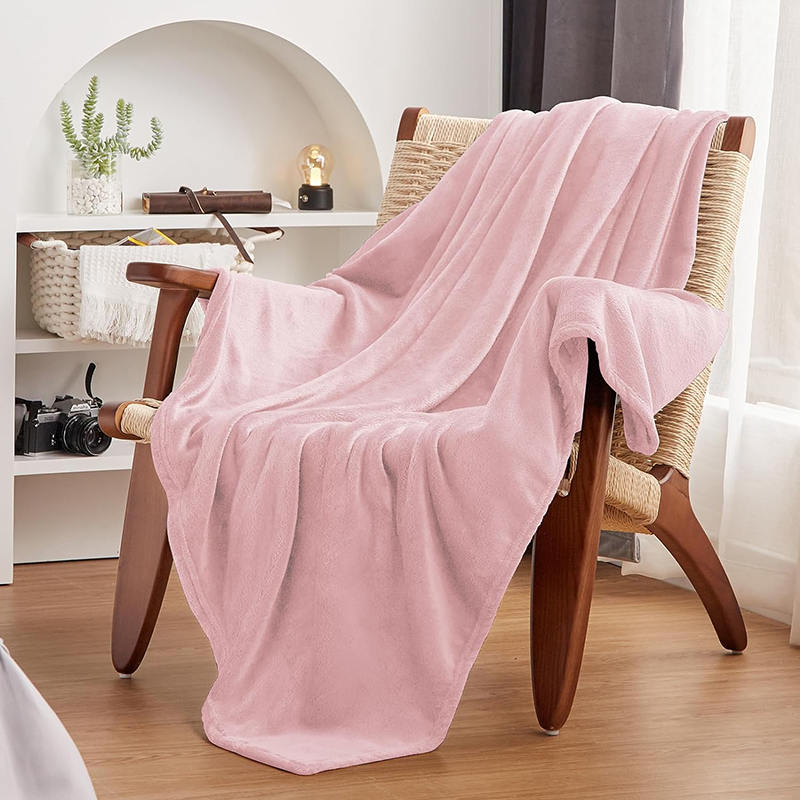 Couverture en flanelle lavable en machine rose canapé